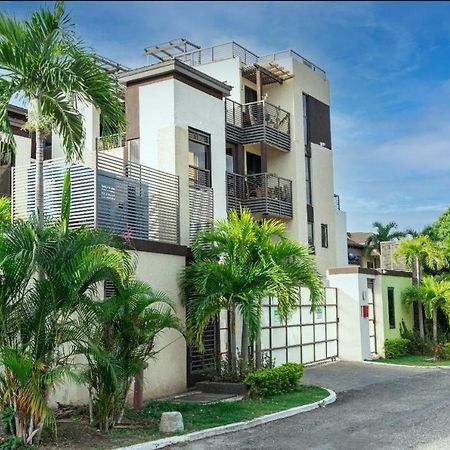 Finest Accommodation Riches Manor 1 Gladstone Drive Apt A2 Kgn 6 New Kgn Kingston Exterior photo