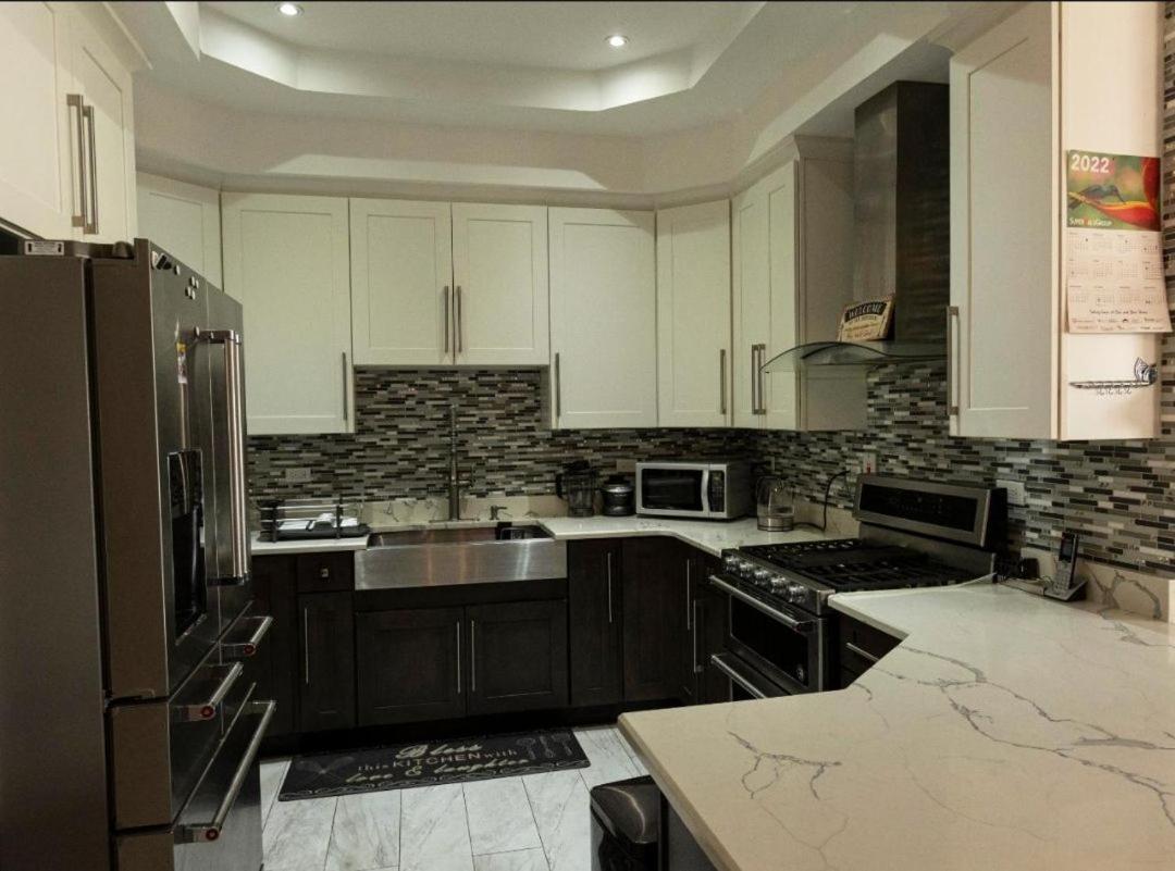 Finest Accommodation Riches Manor 1 Gladstone Drive Apt A2 Kgn 6 New Kgn Kingston Exterior photo